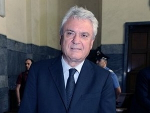 Bộ trưởng Liên bang của  Italy từ chức